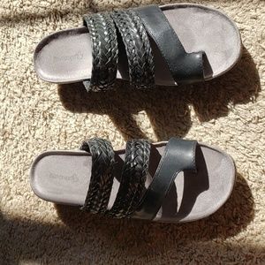 Woman's Baretraps Size 8 black sandals